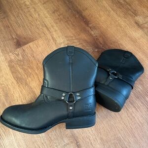 New Frye Supply Womens Round Toe Shoes leather boots